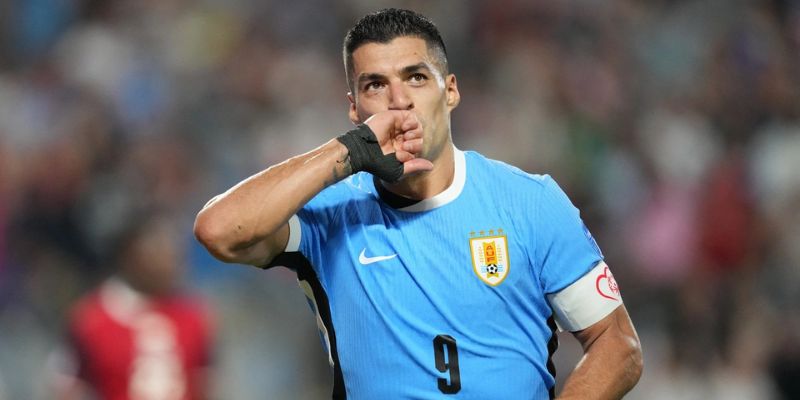 Uruguay tấn công toàn diện